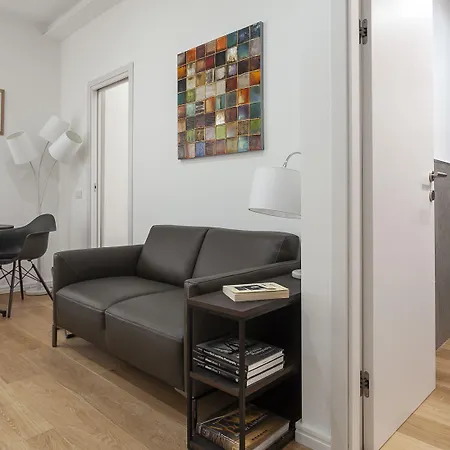 Italianway Easy - Segrino 6 Milánó